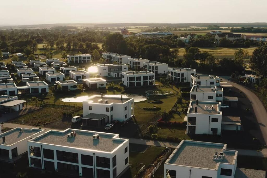Luxus Appartement Am Golfplatz Und Therme Lutzmannsburg Zsira エクステリア 写真